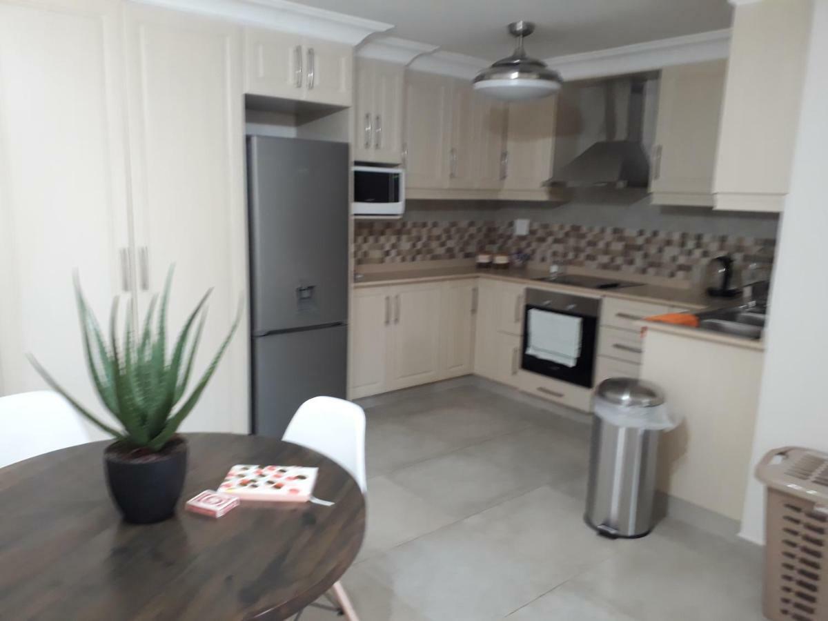 The Bunker Villa Champagne Valley Luaran gambar